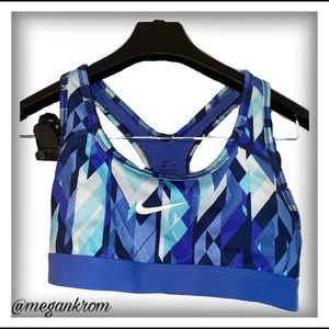 💥juniors Nike sports bra